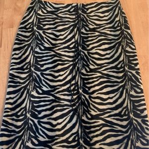 Betsey Johnson zebra animal print fuzzy pencil skirt size medium. EUC